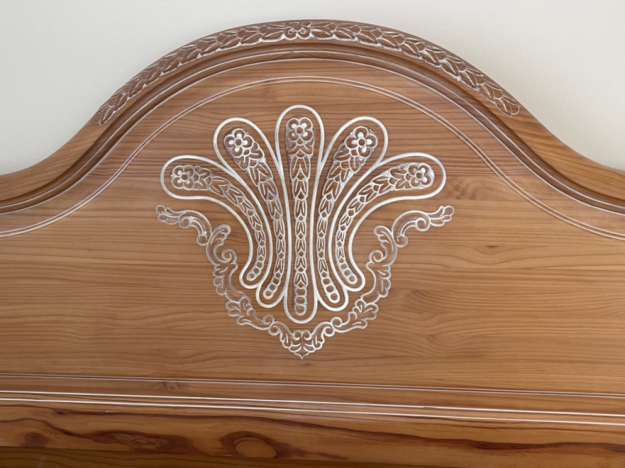 Dormitorio completo con mesitas de noche