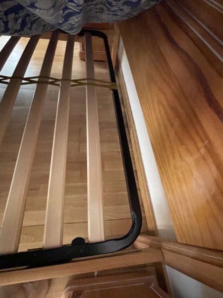 Dormitorio completo con mesitas de noche