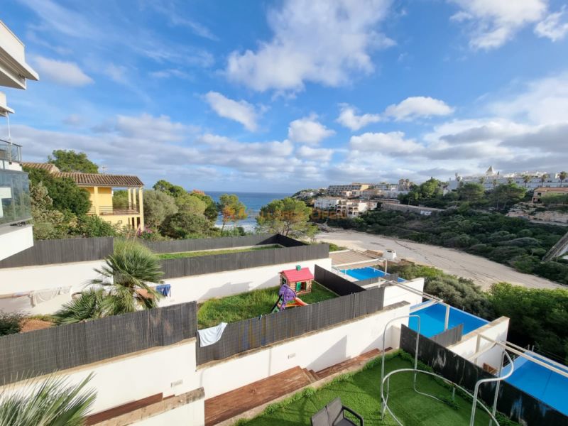 Beautiful semi-detached house for rent in Cala Mandia.