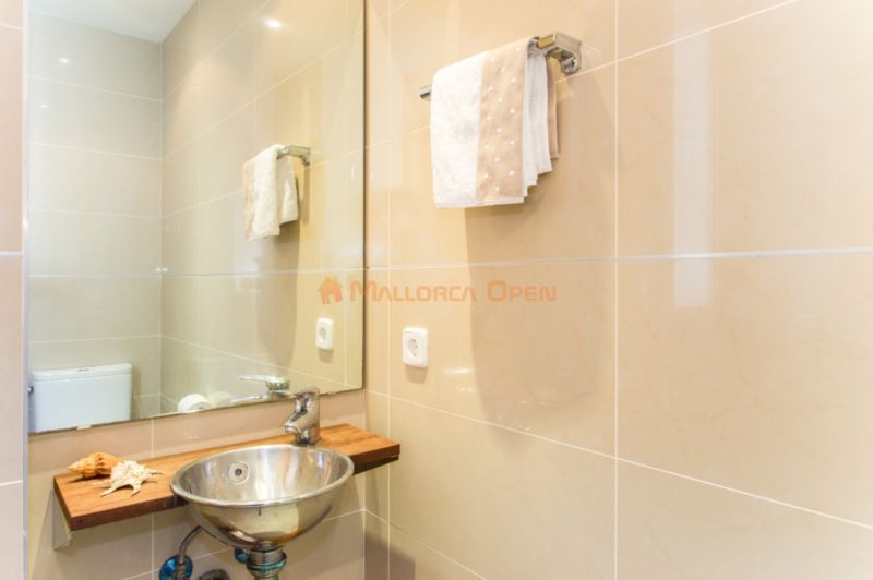 Beautiful semi-detached house for rent in Cala Mandia.