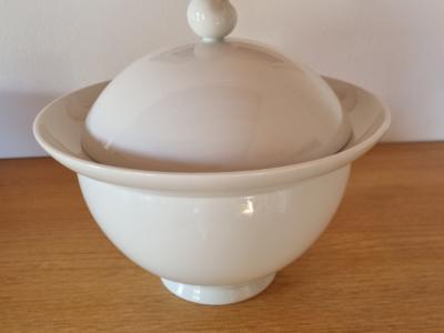 Hermoso tazón grande para servir de la marca Thomas