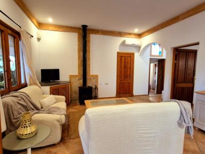 Schöne renovierte Finca zur Langzeit Miete