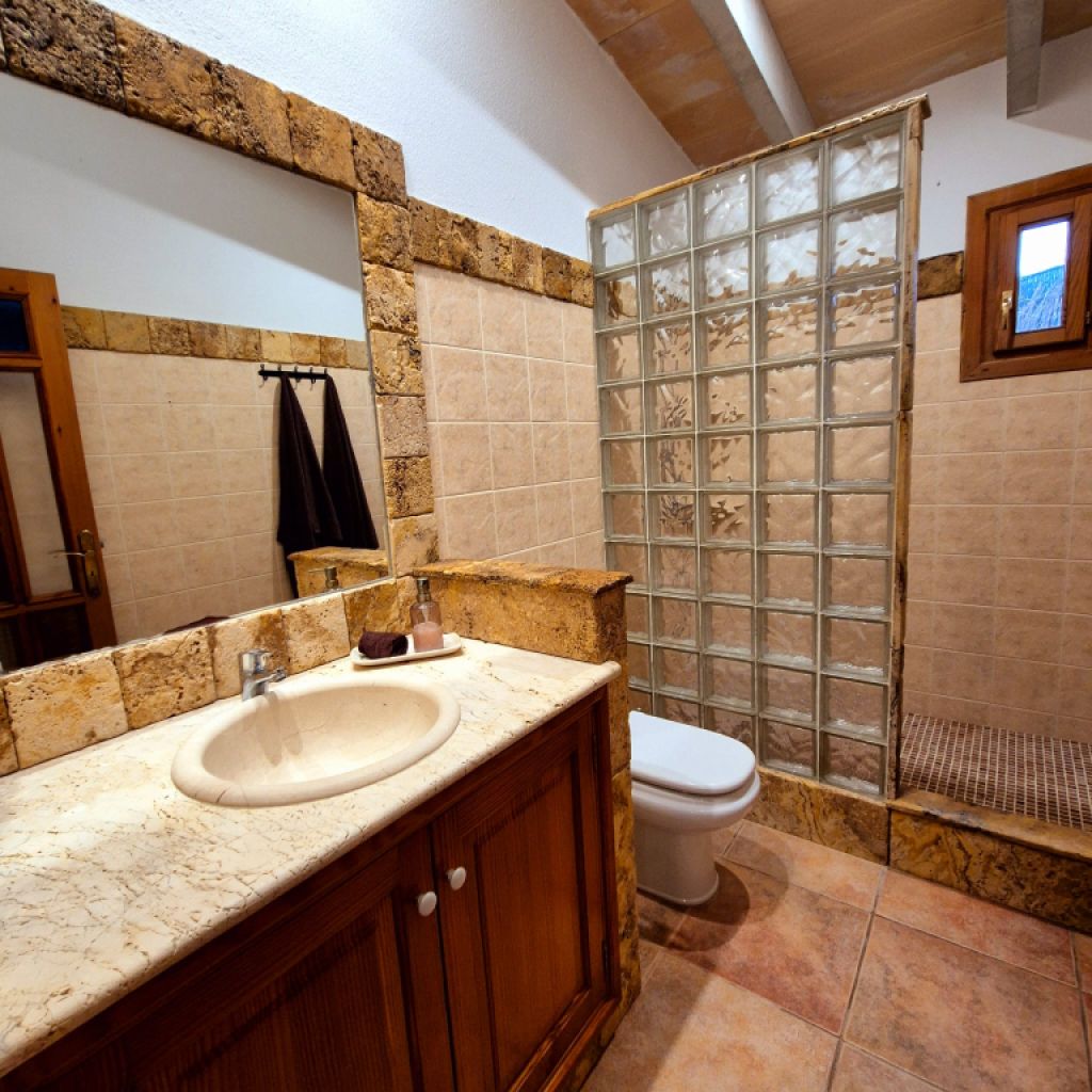 Schöne renovierte Finca zur Langzeit Miete