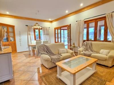 Schöne renovierte Finca zur Langzeit Miete