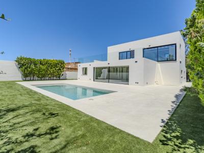 Schöne Villa zum Verkauf in Bahia Grande mit Neubau