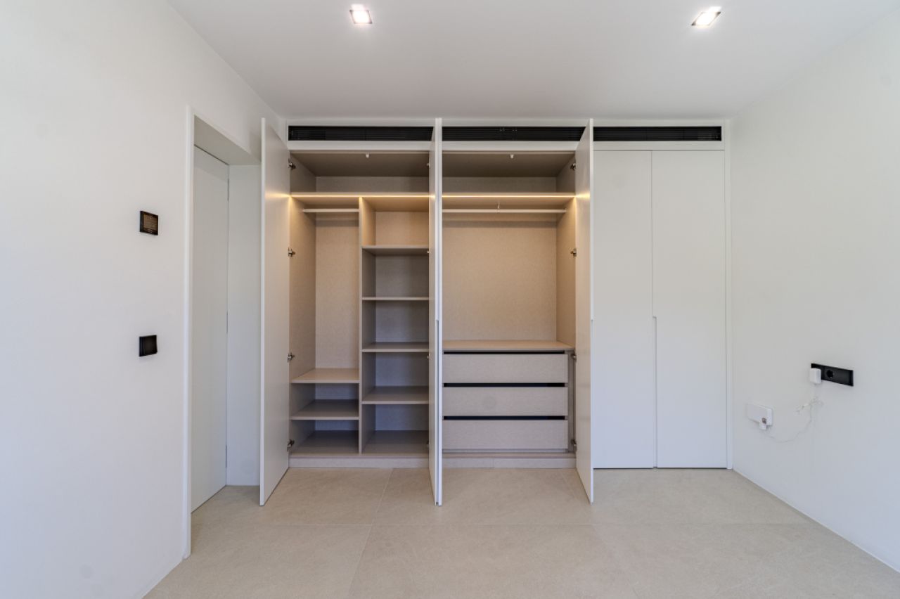 Schöne Villa zum Verkauf in Bahia Grande mit Neubau