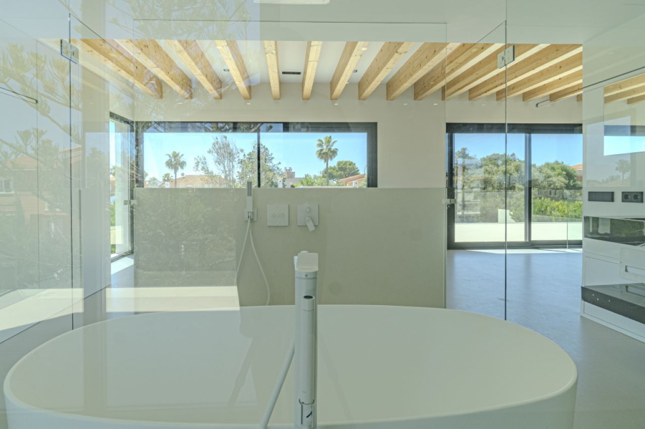 Schöne Villa zum Verkauf in Bahia Grande mit Neubau