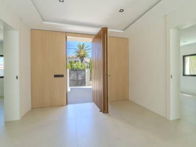 Schöne Villa zum Verkauf in Bahia Grande mit Neubau