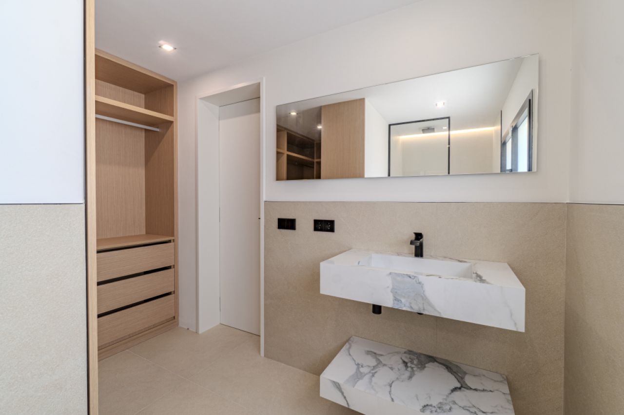 Schöne Villa zum Verkauf in Bahia Grande mit Neubau