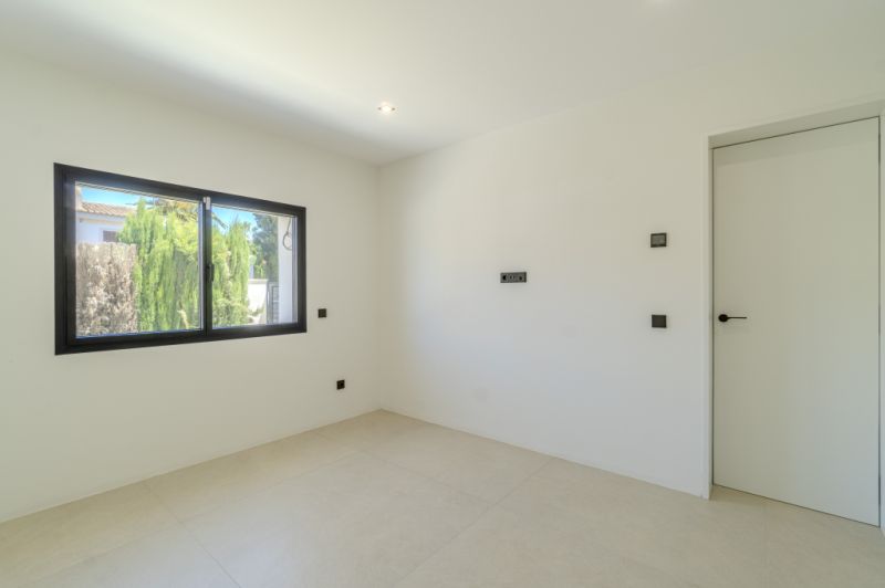 Schöne Villa zum Verkauf in Bahia Grande mit Neubau