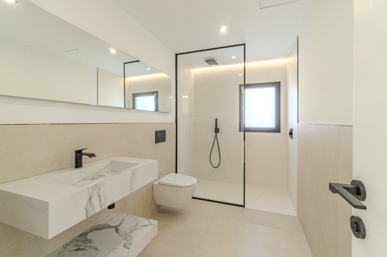 Schöne Villa zum Verkauf in Bahia Grande mit Neubau