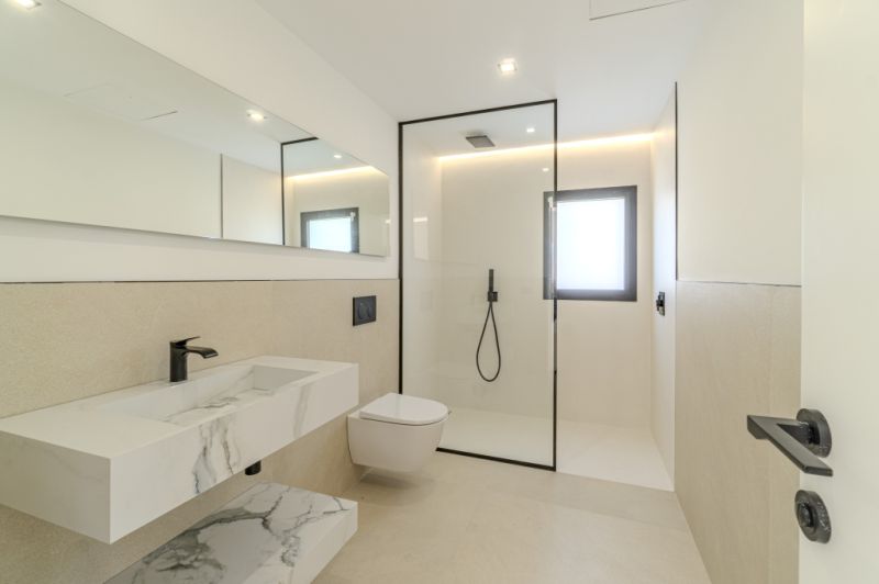 Schöne Villa zum Verkauf in Bahia Grande mit Neubau