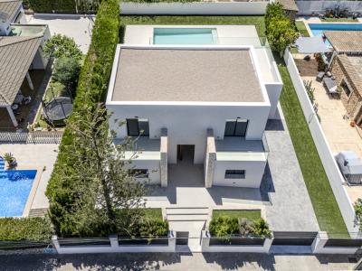 Schöne Villa zum Verkauf in Bahia Grande mit Neubau