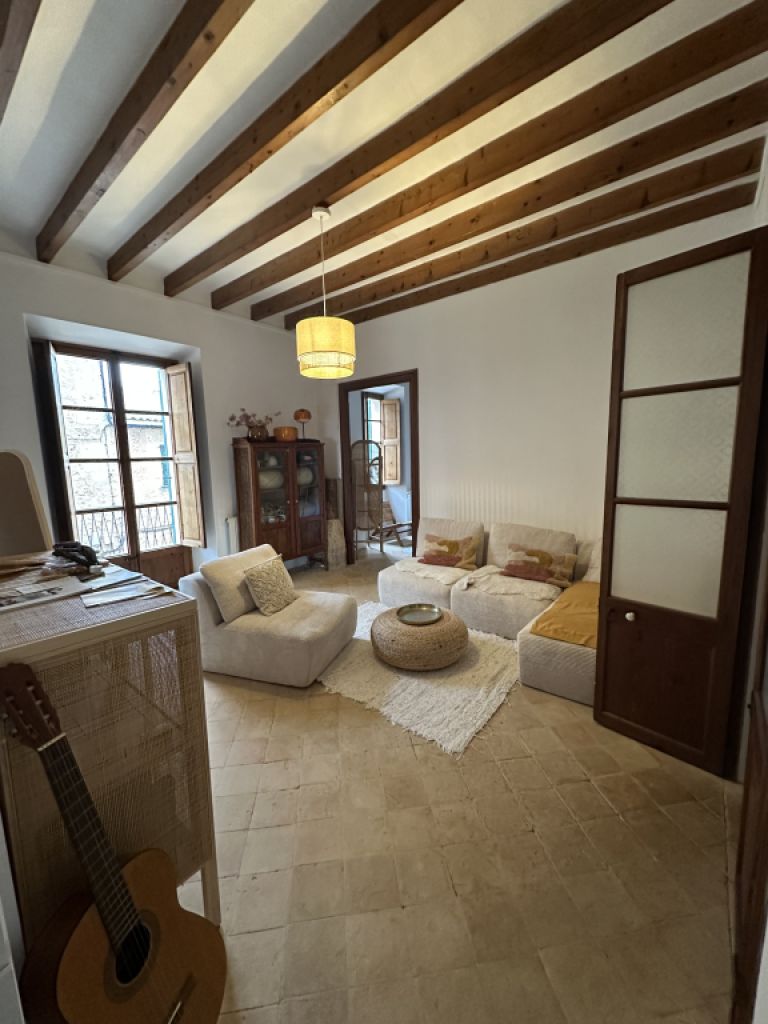 Schöne Zimmer in einem wunderschönen Dorfhaus in Sencelles  zu vermieten