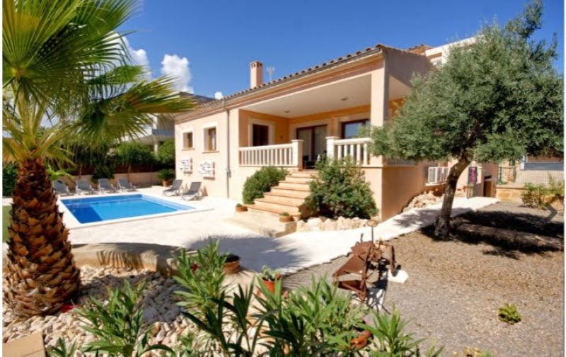Schönes Chalet mit Pool bei Porto Colom  nahe  der Küste --- CH 02 FZ