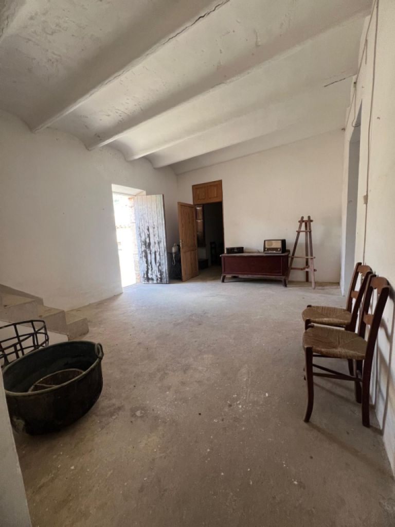Se vende bonita casa a reformar en Son Servera
