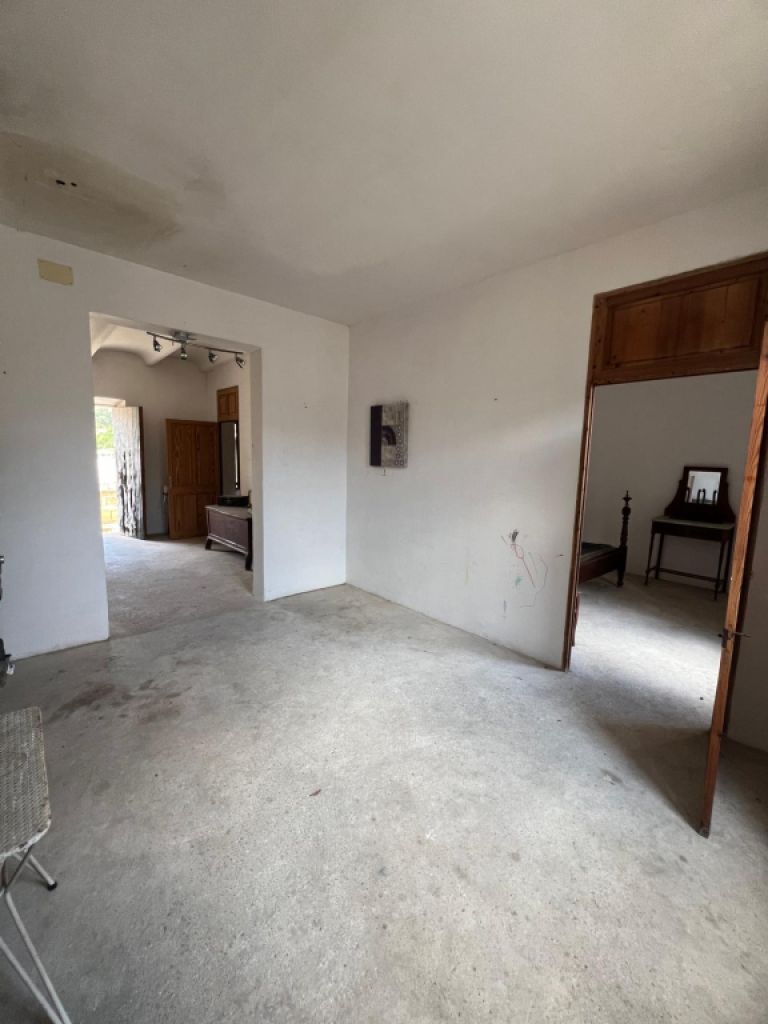 Se vende bonita casa a reformar en Son Servera