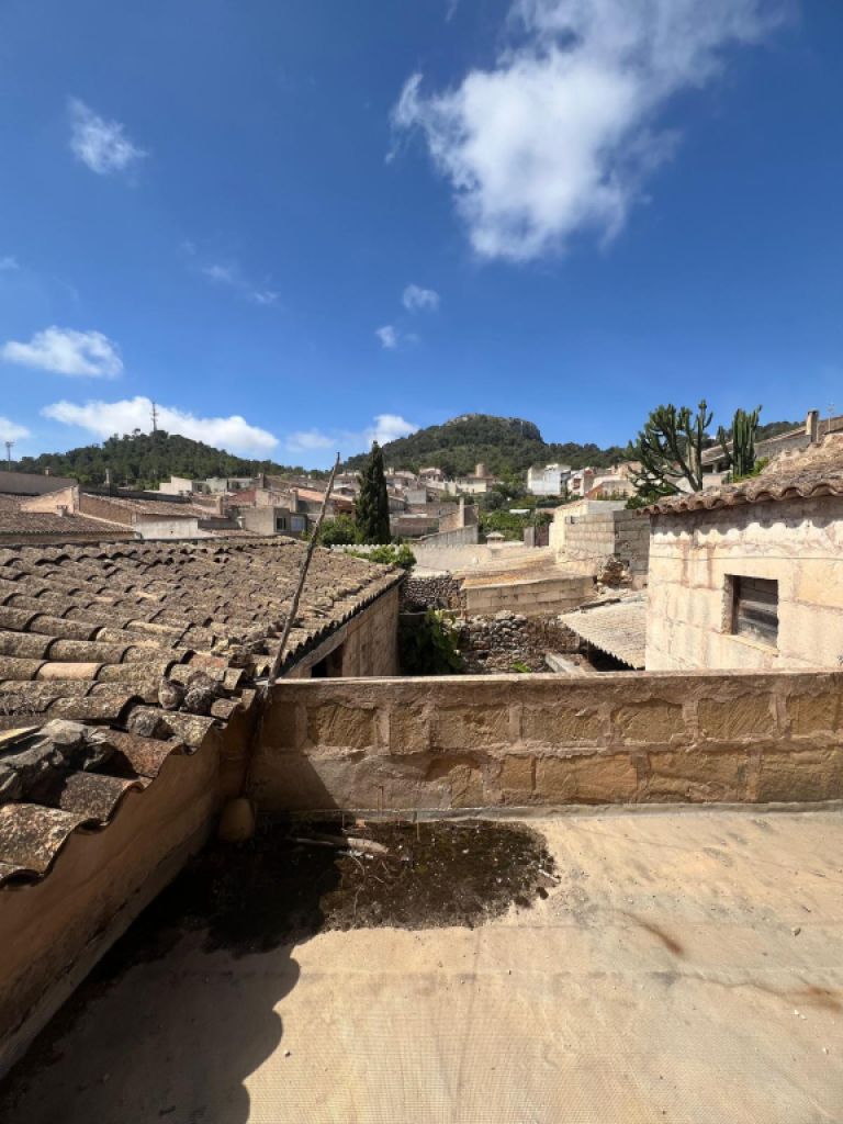 Se vende bonita casa a reformar en Son Servera