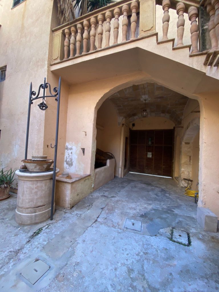 Se Vende Hermosa Casa Histórica en Manacor