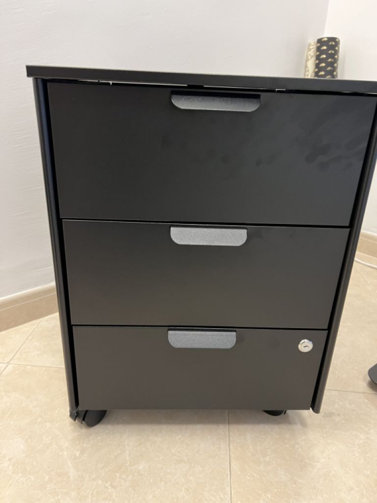 Desk and mobile pedestal