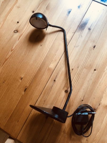 Desk lamp