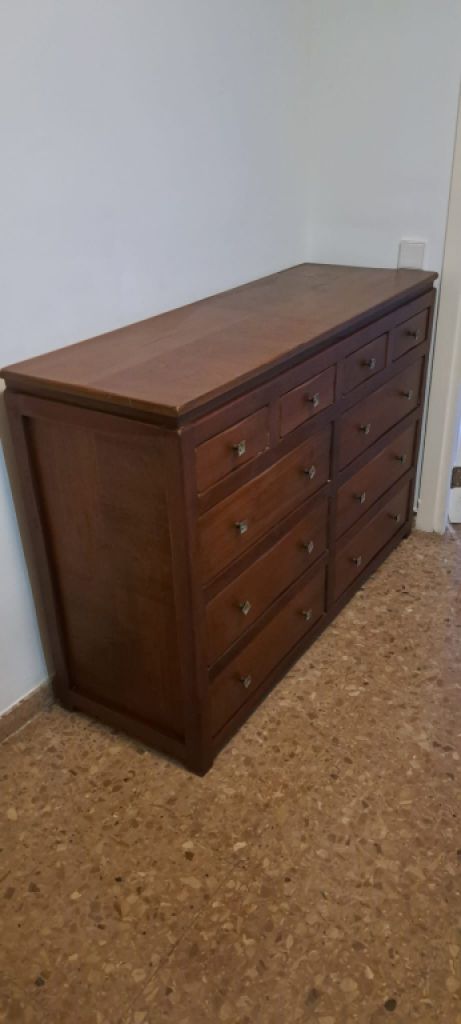 Cajonera / cómoda amplia