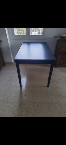 Mesa de comedor negra