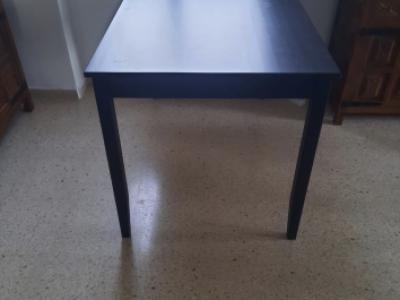 Mesa de comedor negra