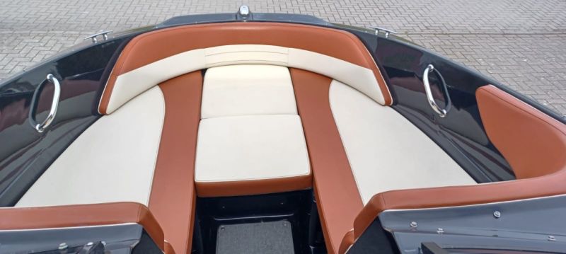 SeaRay 190 SPX Black Beauty