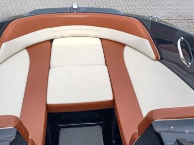 SeaRay 190 SPX Black Beauty