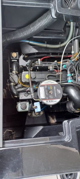 SeaRay 190 SPX Black Beauty