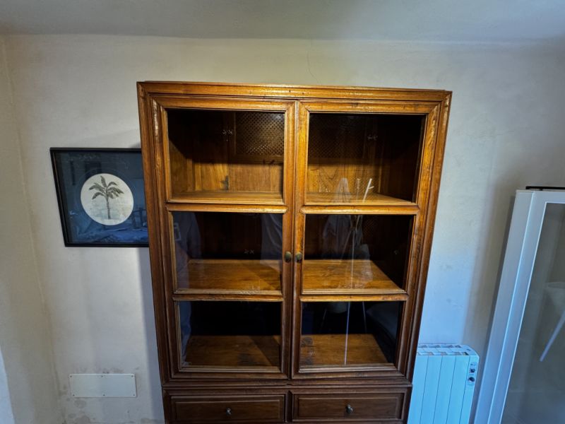 Very nice dining room cabinet