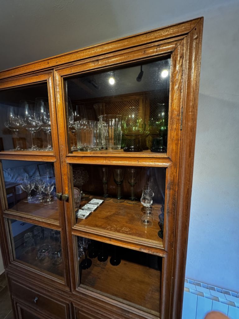 Very nice dining room cabinet