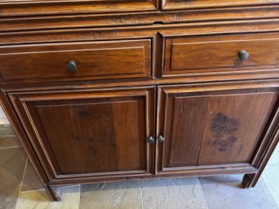 Very nice dining room cabinet