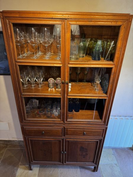 Very nice dining room cabinet