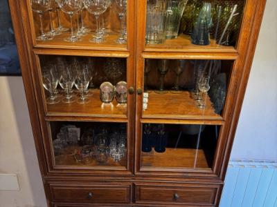 Very nice dining room cabinet