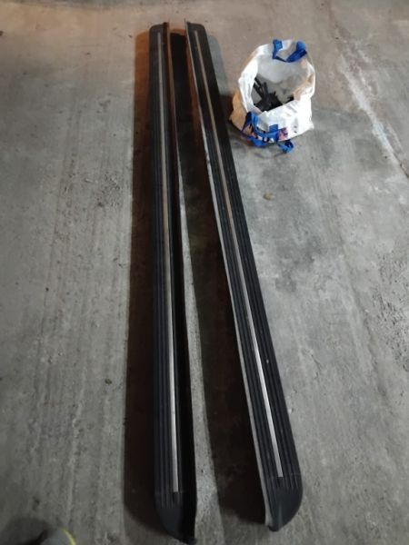 Estribos laterales Mercedes Vito 447/Soporte de montaje universal