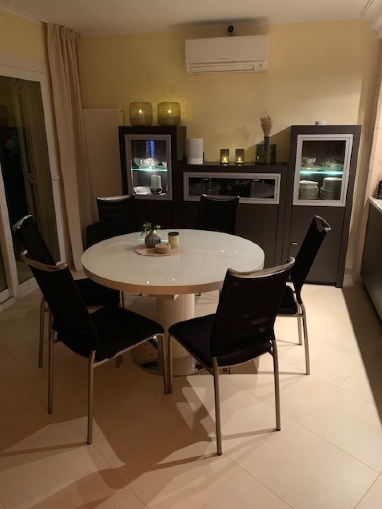 Sideboard, Schrank, beleuchtet