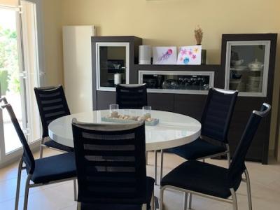 Aparador, armario, iluminado