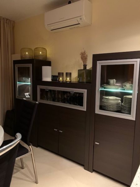 Aparador, armario, iluminado