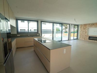 Son Veri - Neubauvilla an der Uferstraße mit Meerblick