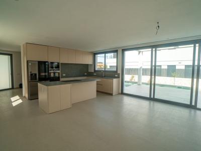 Son Veri - Neubauvilla an der Uferstraße mit Meerblick