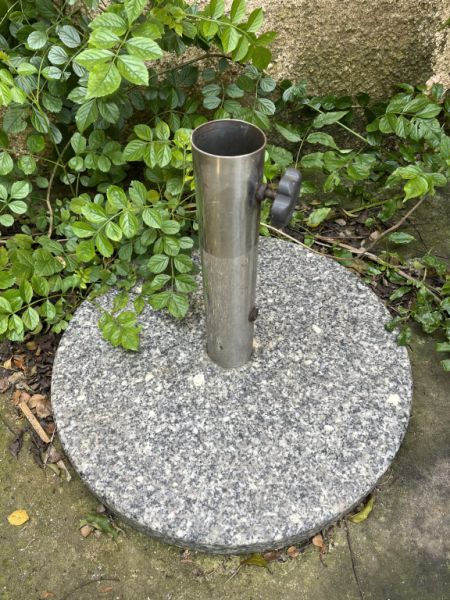 Base para parasol de piedra
