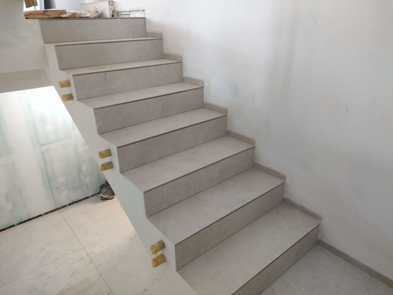 Spezialist für Feinsteinzeug und Großformat, Dekton XXL | Professionelle Verlegung