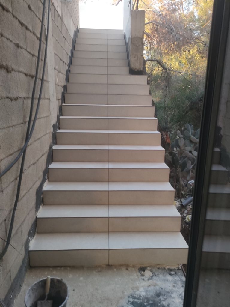 Spezialist für Feinsteinzeug und Großformat, Dekton XXL | Professionelle Verlegung