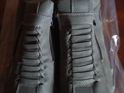 Zapatos deportivos, ligeros de hombre -- Talla 44