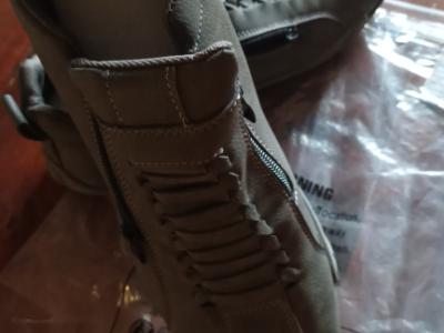 Zapatos deportivos, ligeros de hombre -- Talla 44