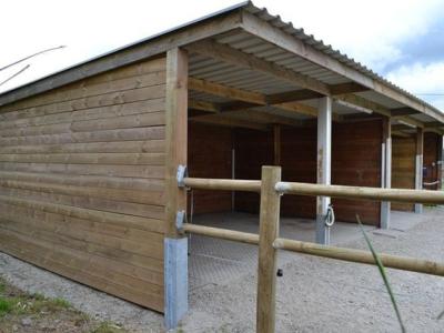 Cuadras cobertizos techos  instalaciones hípicas