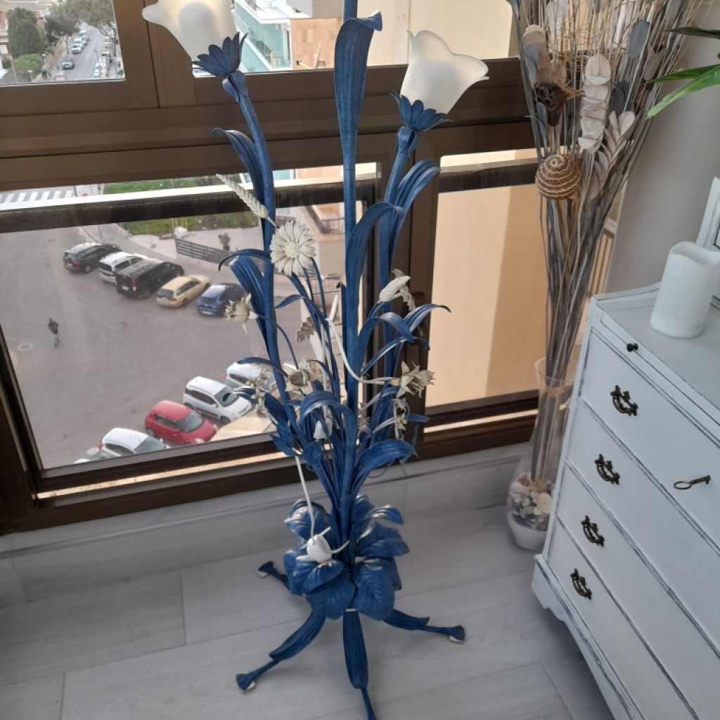 Lámpara de pie única