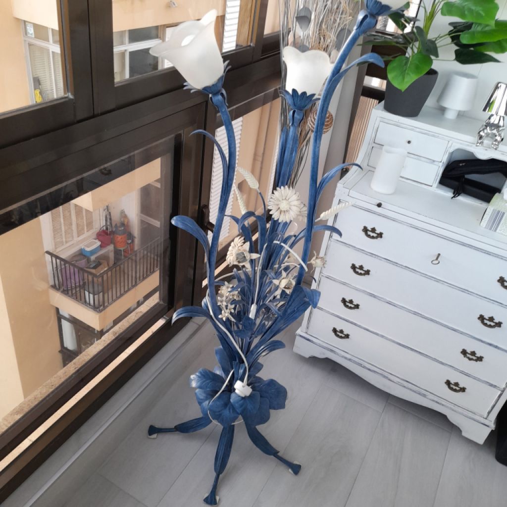 Lámpara de pie única